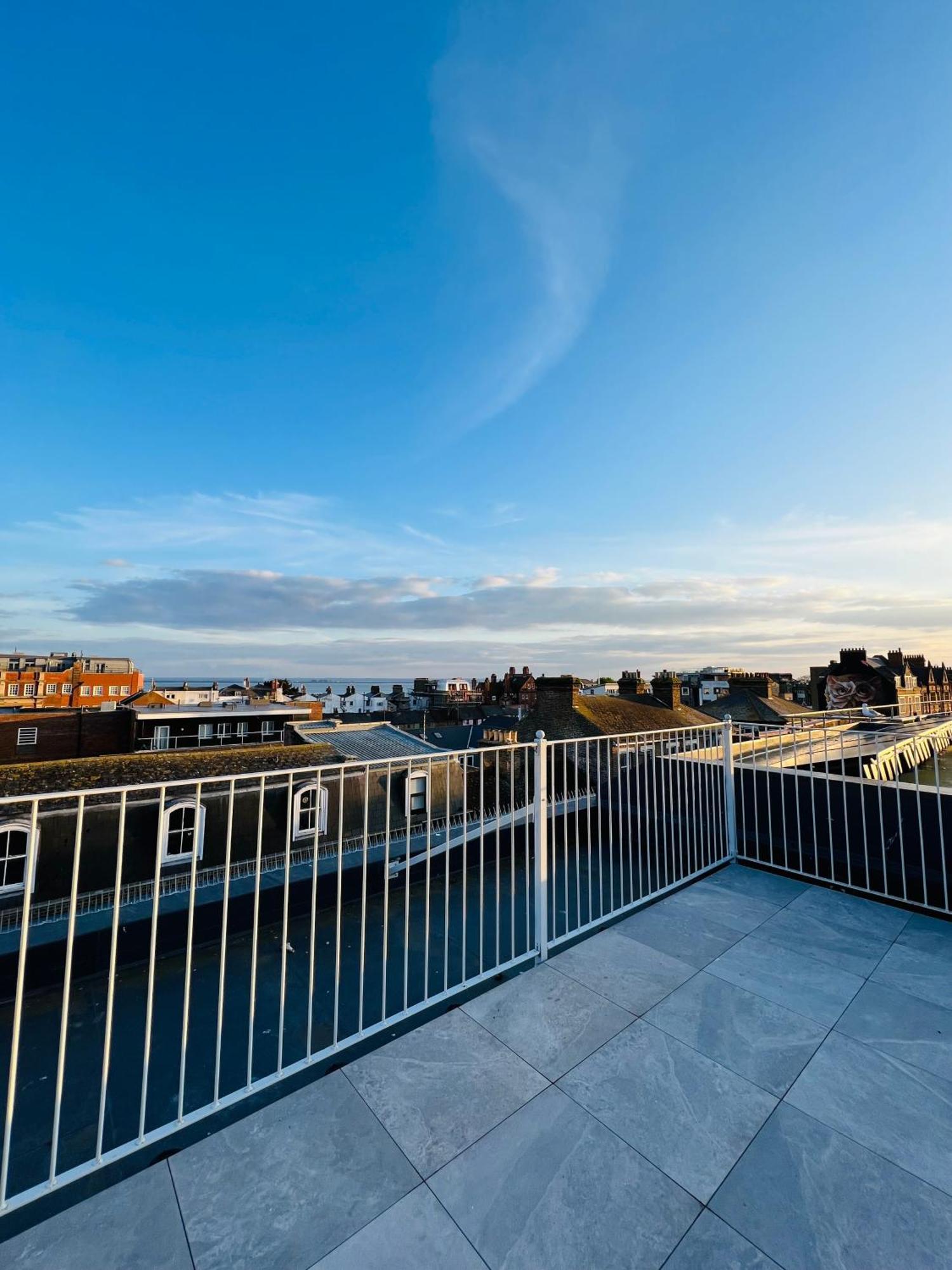 Stunning New Penthouse Apartment Southend-on-Sea Eksteriør billede